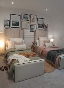 Kids bed with safety side panels