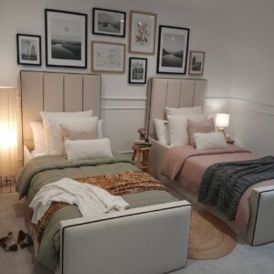 Kids bed with safety side panels